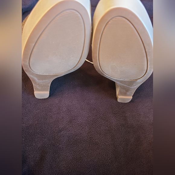 NWOT Sugar size 7 cream platform wedges - Picture 13 of 13